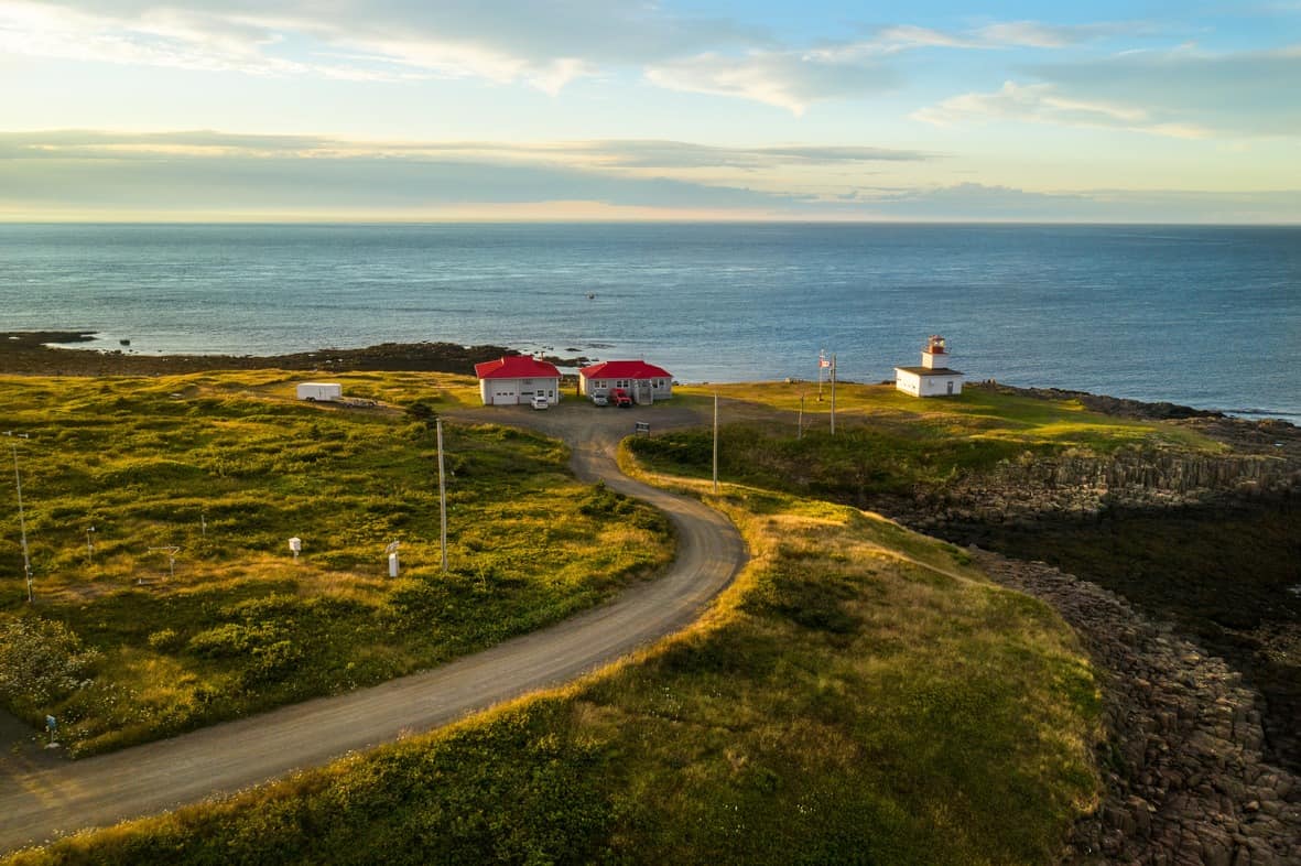Leuchtturm auf Brier Island, die man bei einem Familienurlaub in Nova Scotia unbedingt besucht haben sollte