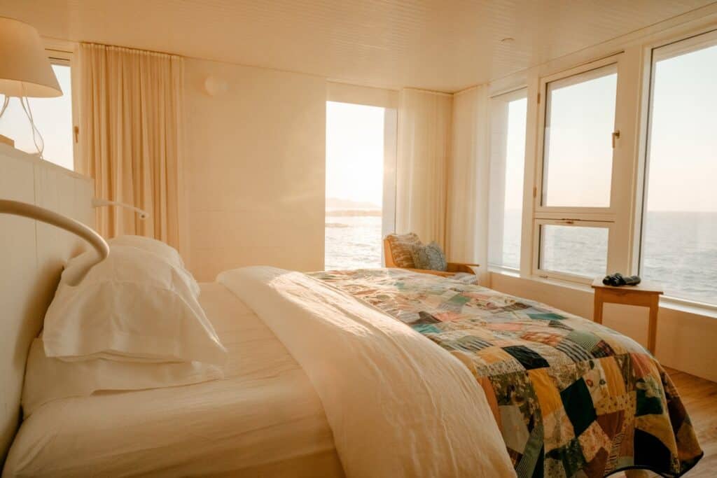 Zimmer im Fogo Island Inn mit Blick auf das Meer