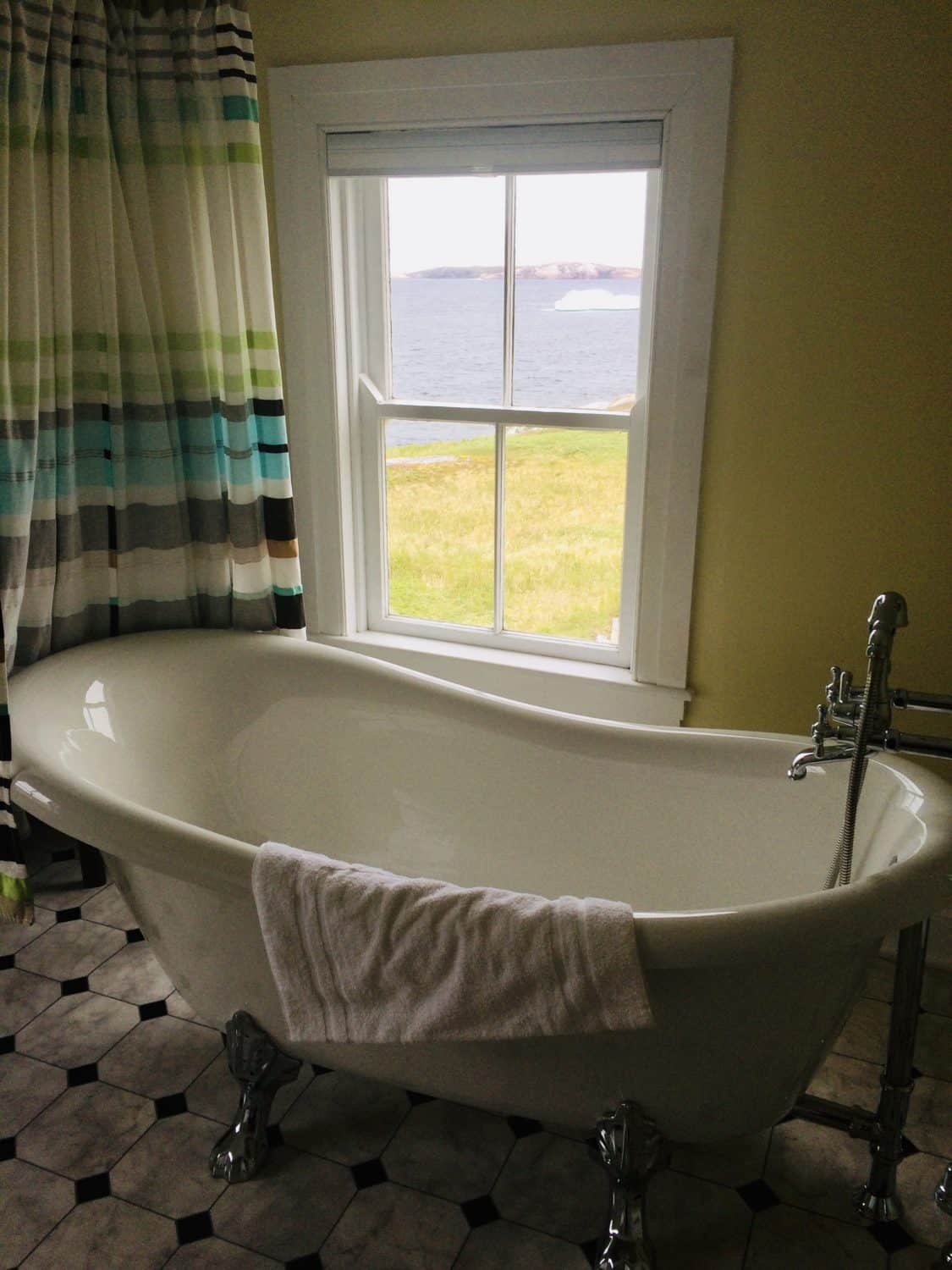 Badewanne im Battle Harbour Resort