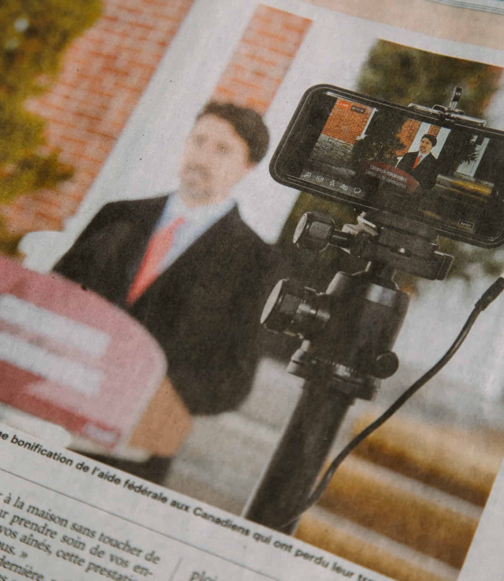 Zeitungsartikel über den kanadischen Premierminister Justin Trudeau 