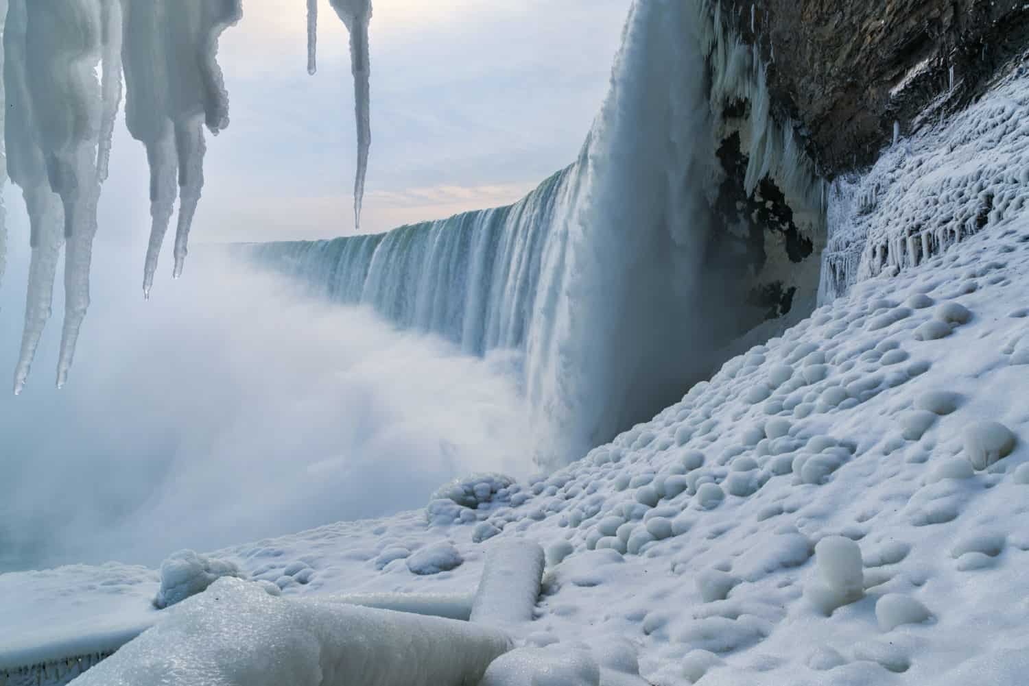 Niagarafälle gefroren im Winter, Ontario, Kanada