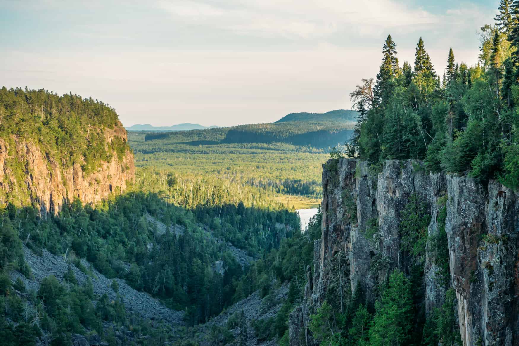 Ouimet Canyon in einem der schönsten Naturparks in Ontario, dem Ouimet Canyon Provincial Park