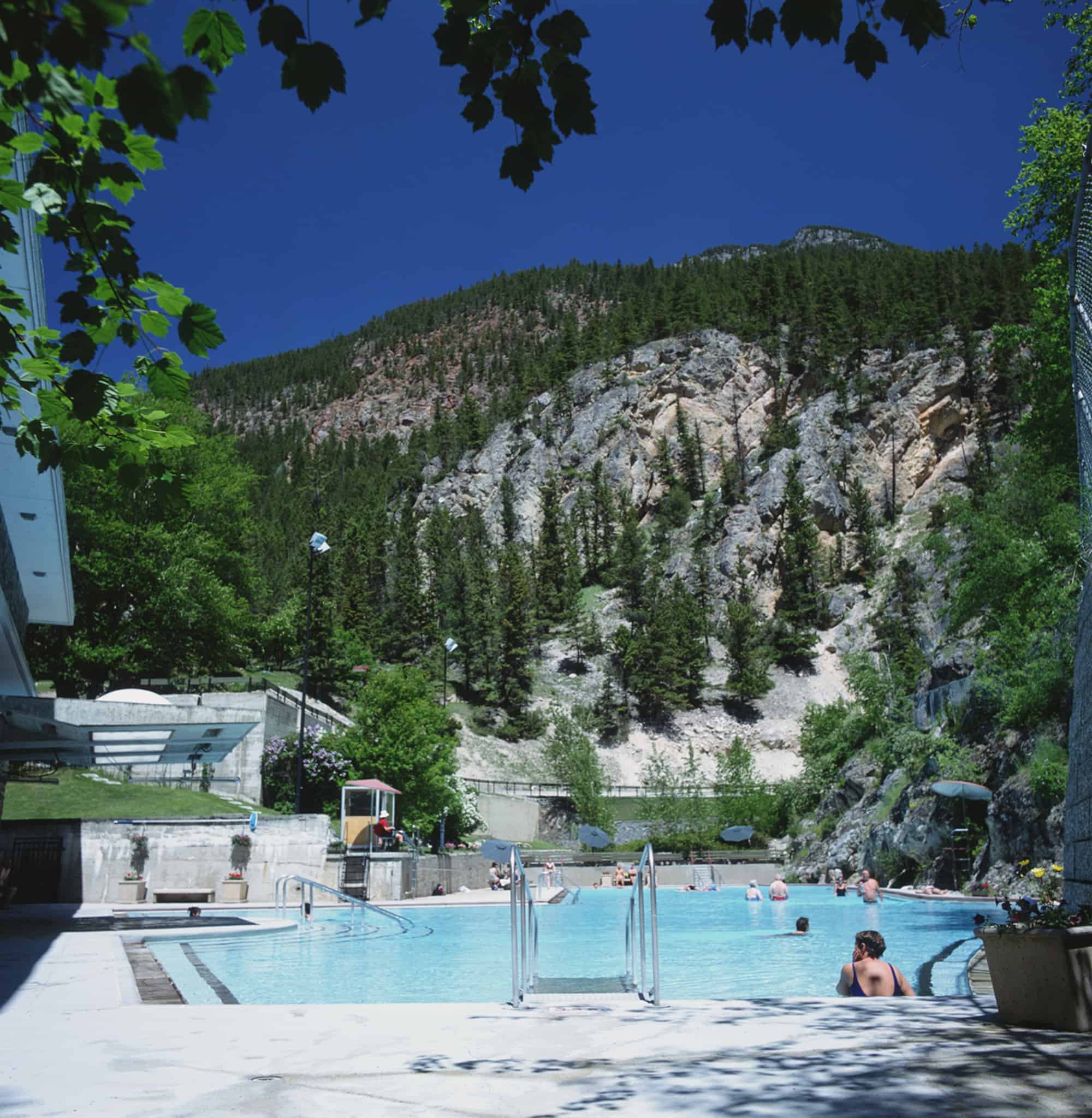 Außenbereich der Radium Hot Springs.