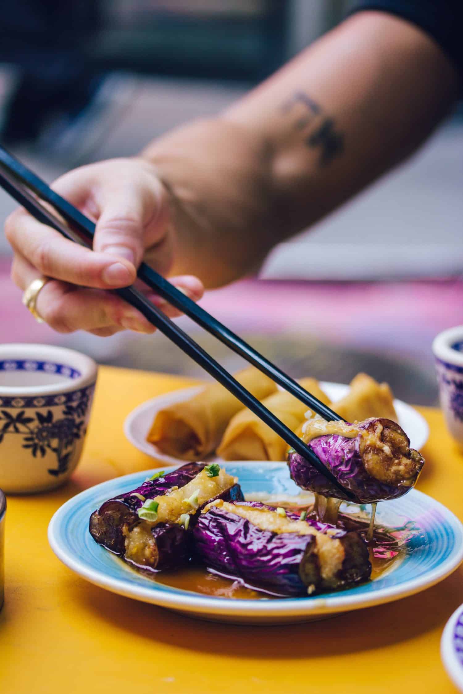 chinesisch Essen mit Stäbchen in Vancouver, Kanada