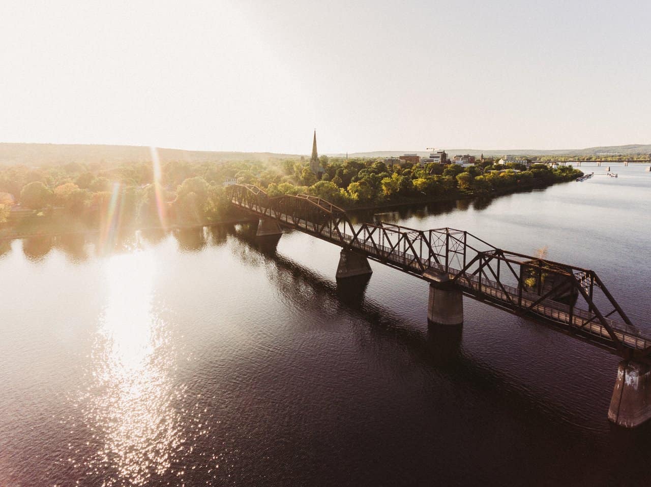 Bill Thorpe Walking Bridge in Fredericton, der Hauptstadt in New Brunswick