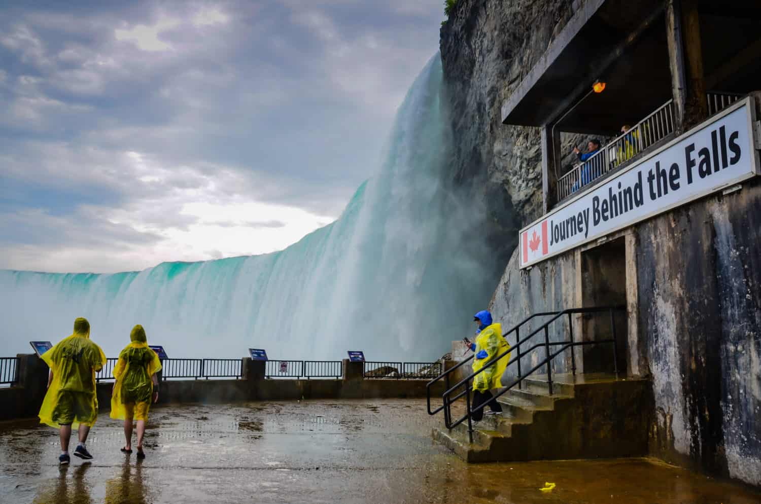 Journey Behind the Falls bei den Niagarafällen, Kanada