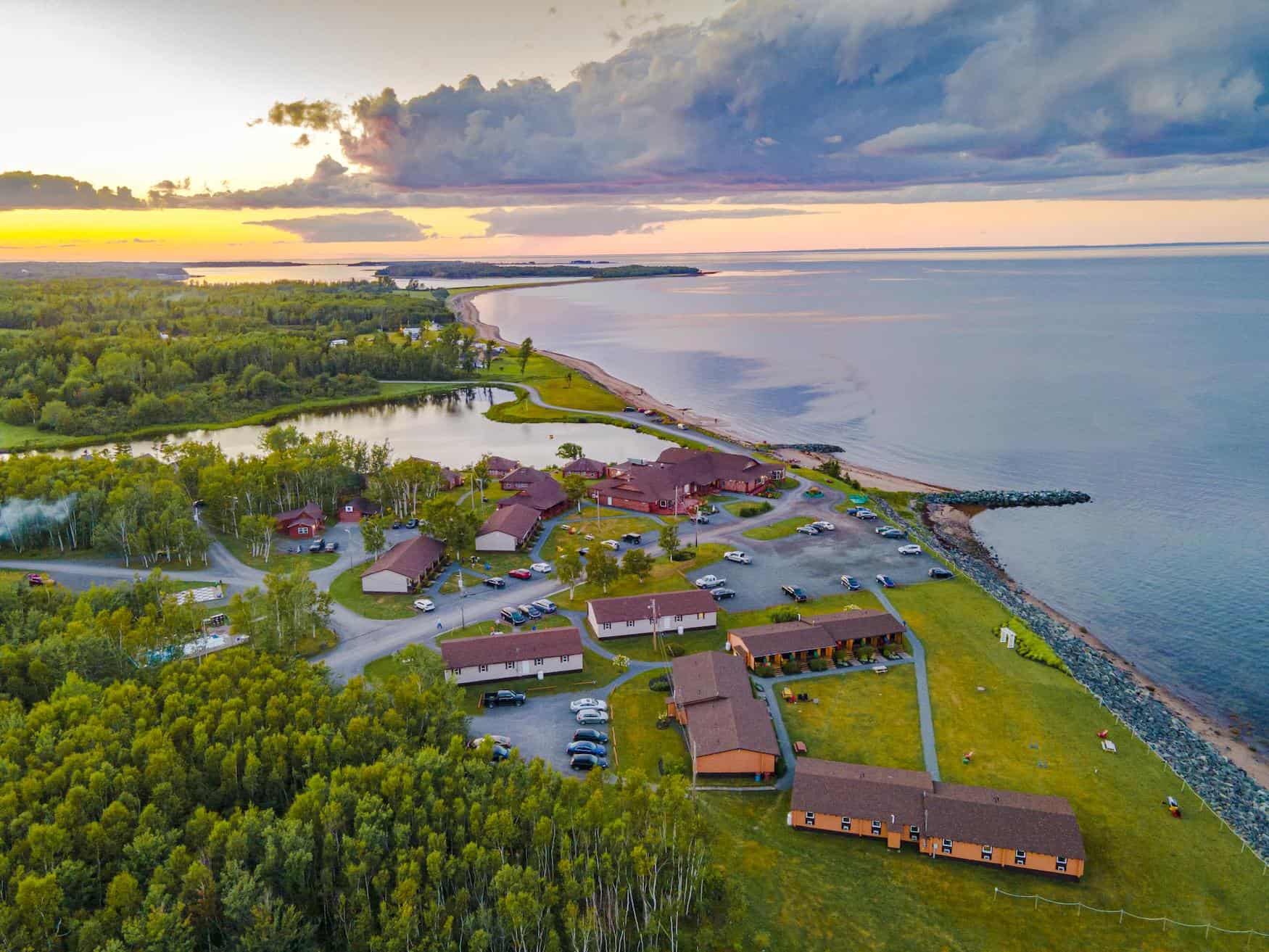 Pictou Lodge an der kanadischen Küste aus der Vogelperspektive