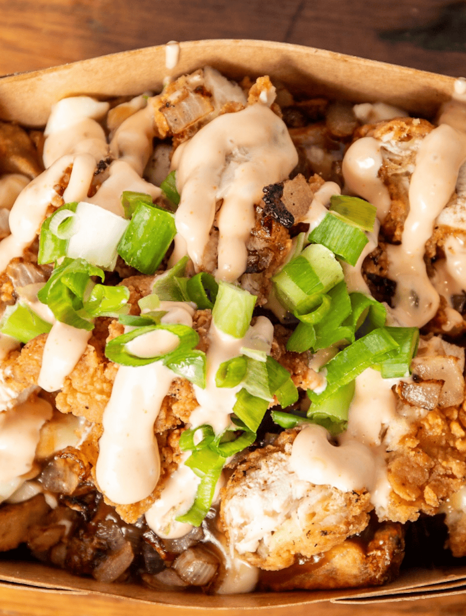 Poutine bei Fancy Franks in Toronto. 