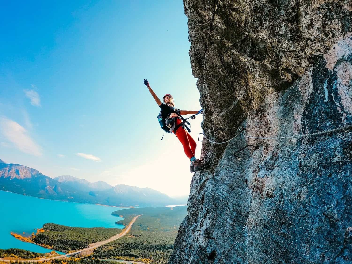 Outdooraktivität in Alberta, Kanada: Klettern am Fox via Ferrata auf den Rocky Mountains