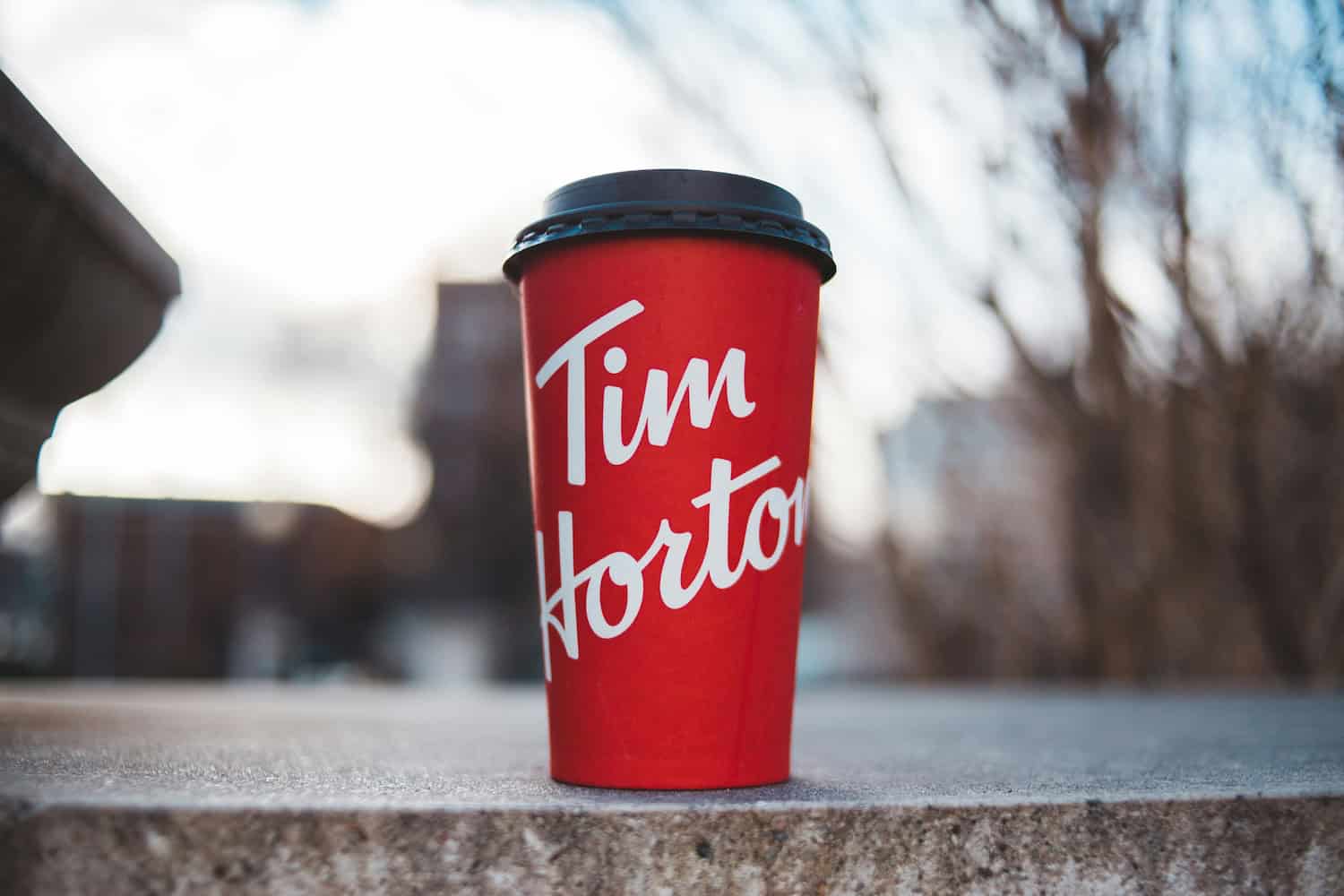 Kaffeebecher von Tim Hortons.