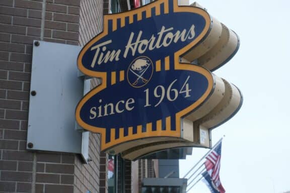 Tim Hortons Kaffeekette Schild.