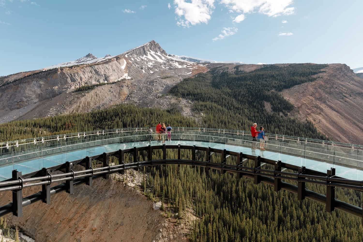 Sky Walk am Athabasca Gletscher.