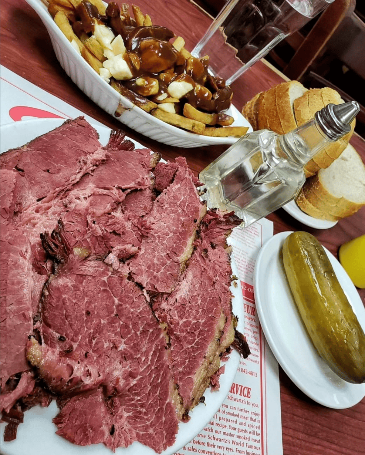 Gericht im Restaurant Schwartz in Montreal.
