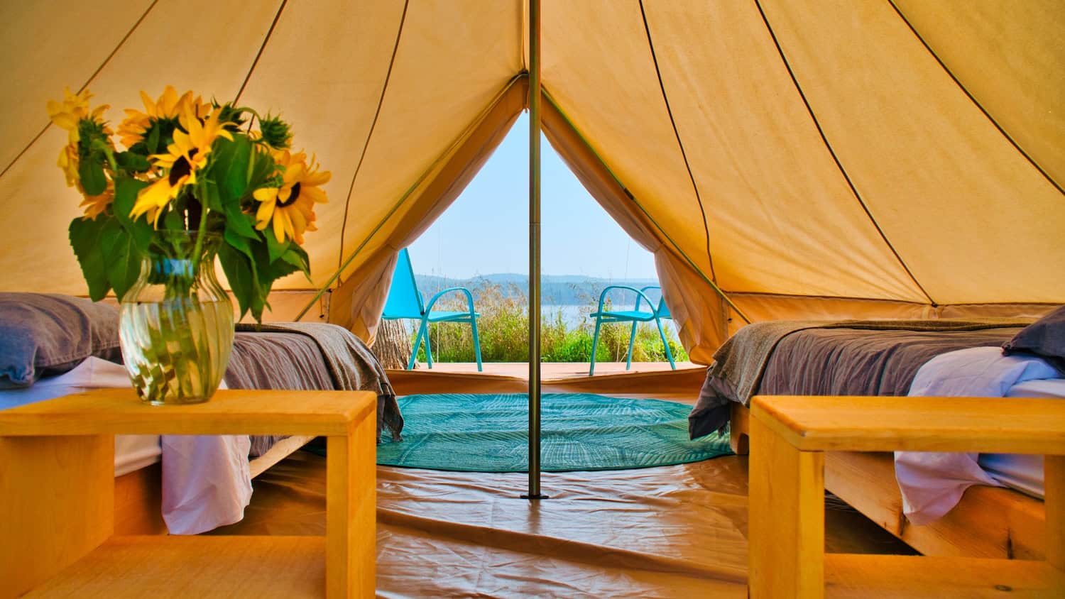 Glamping-Zelt Aussicht beim OWL Rafting in Ontario.