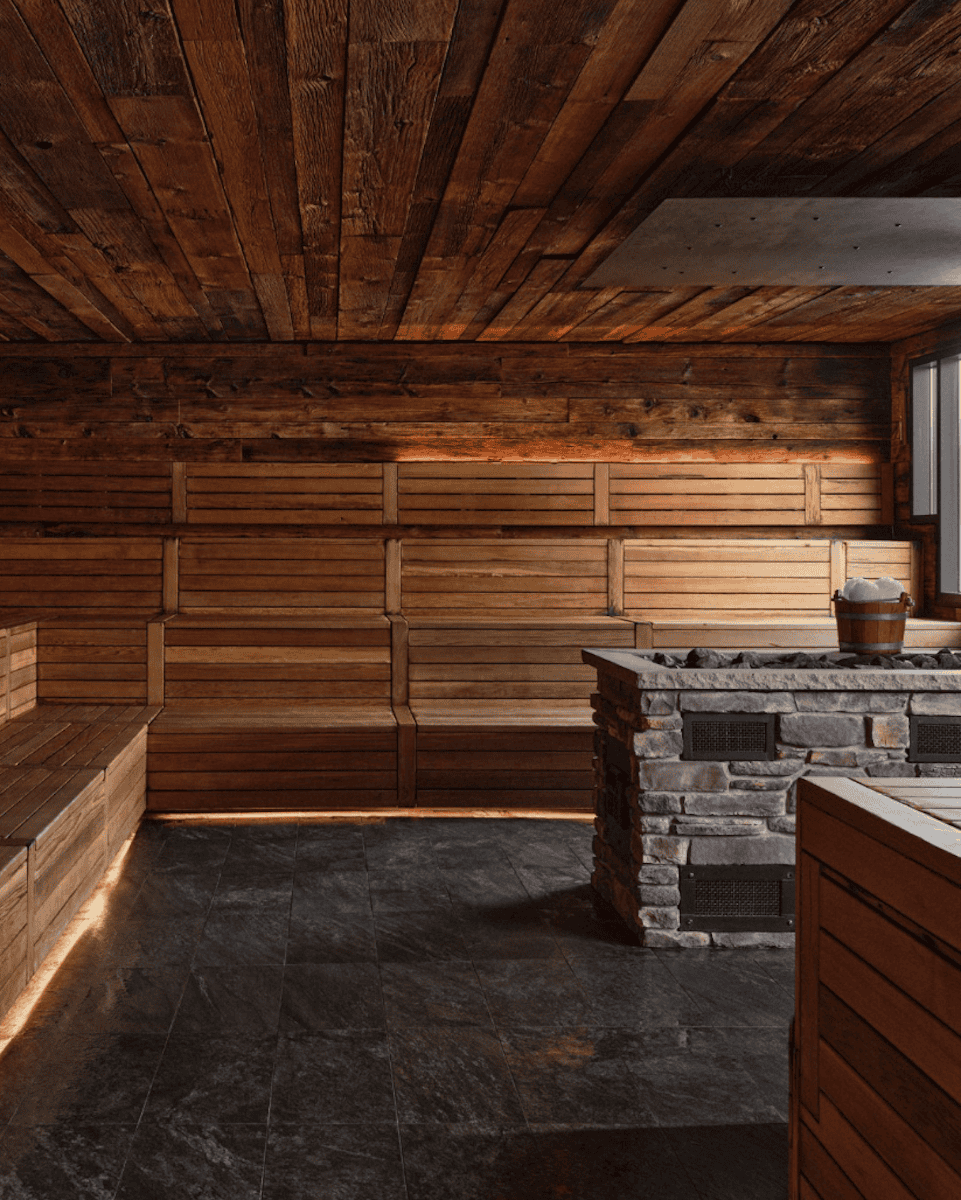 Sauna im Nordik Spa Village in Chelsea.