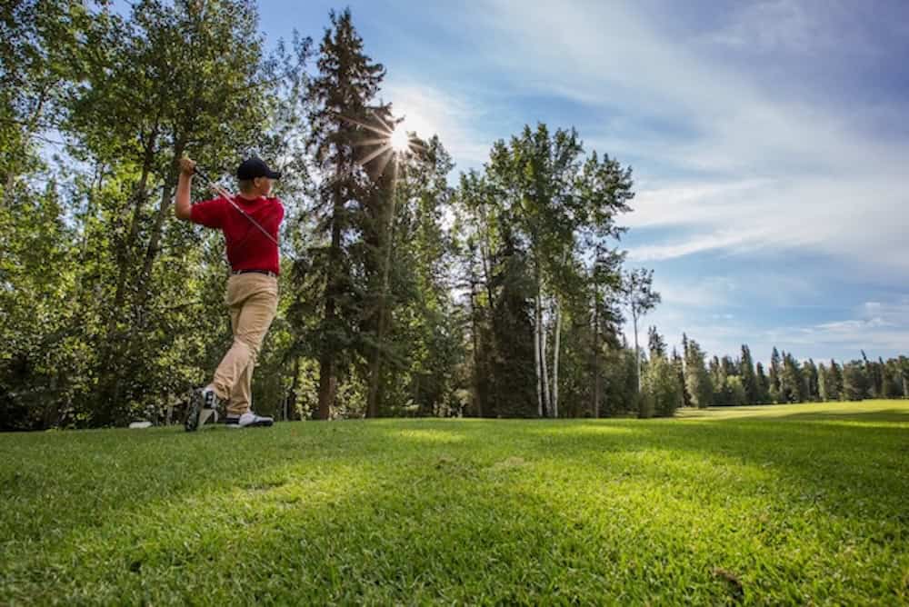 Golfkurs am Hay River in den NWT.