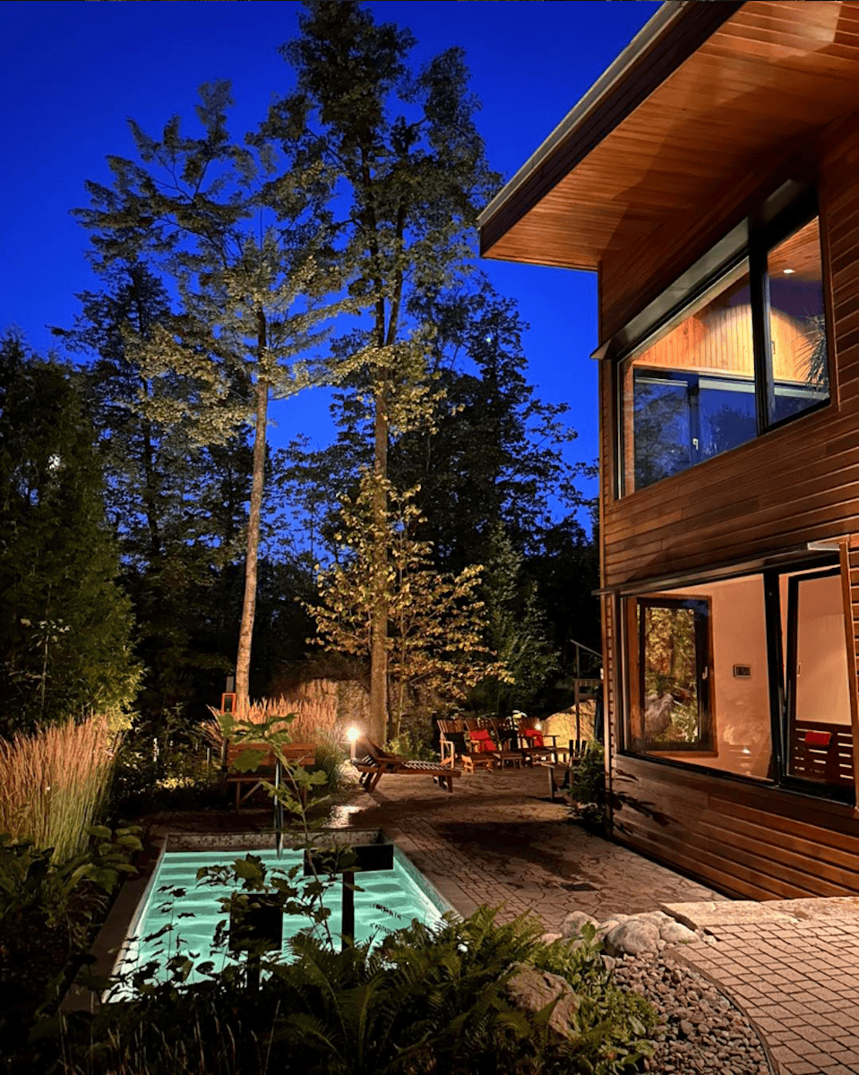 Spa la Source des Bains nordiques Außenbereich in Québec.
