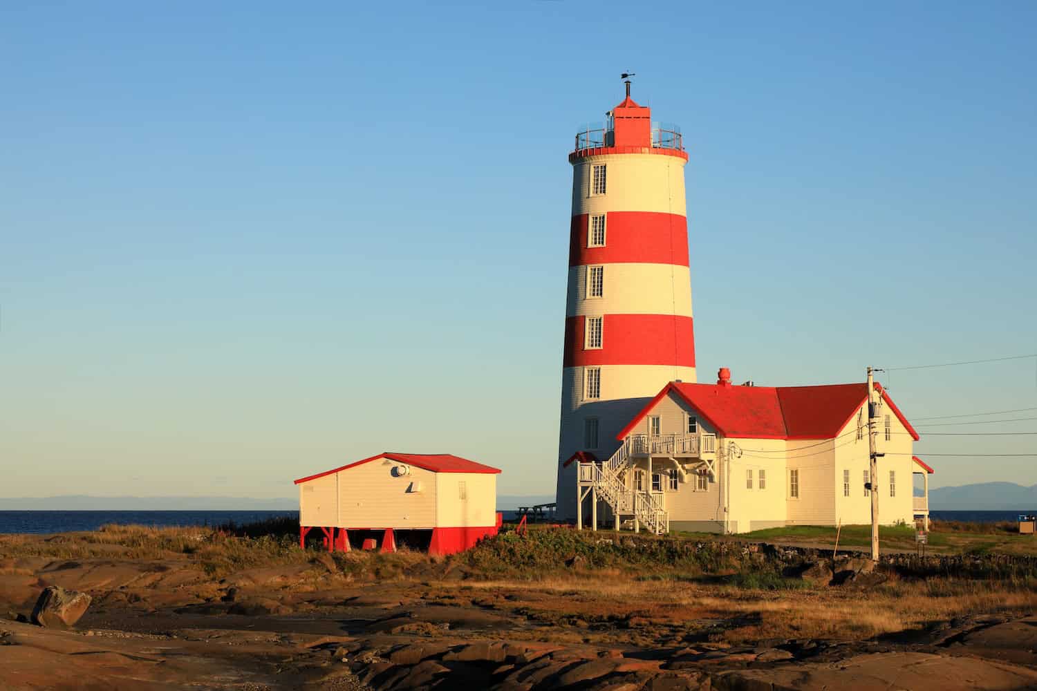 Leuchtturm Pointe des Monts am Sankt Lorenz Strom in Québec.