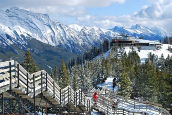 Blick auf das Skigebiet Banff in Alberta.